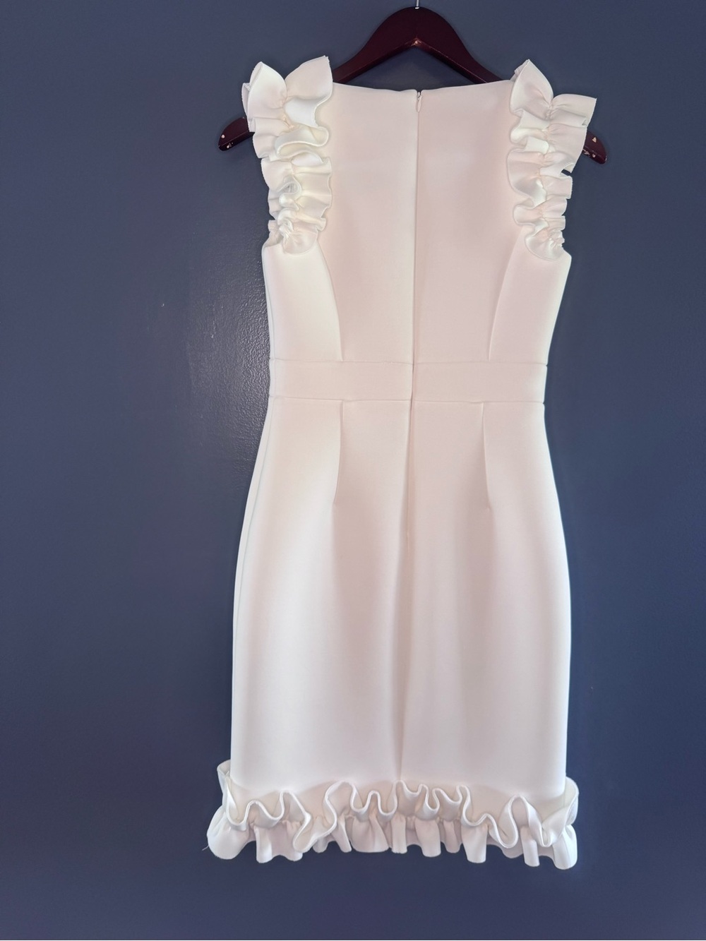 Eliza J White Ruffle Sheath Dress Size 4 modern flattering date bride gown love - Picture 2 of 5